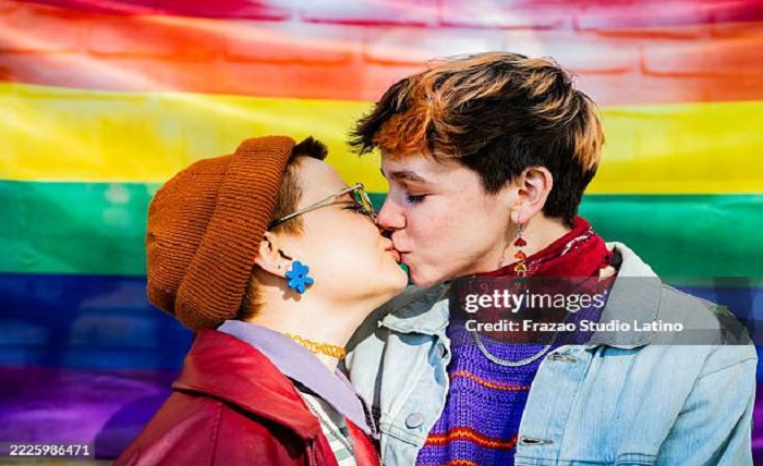 what is a rainbow kiss
